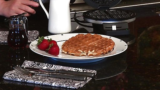 Cuisinart Waffle Maker WMR-CA Review (Round Classic)